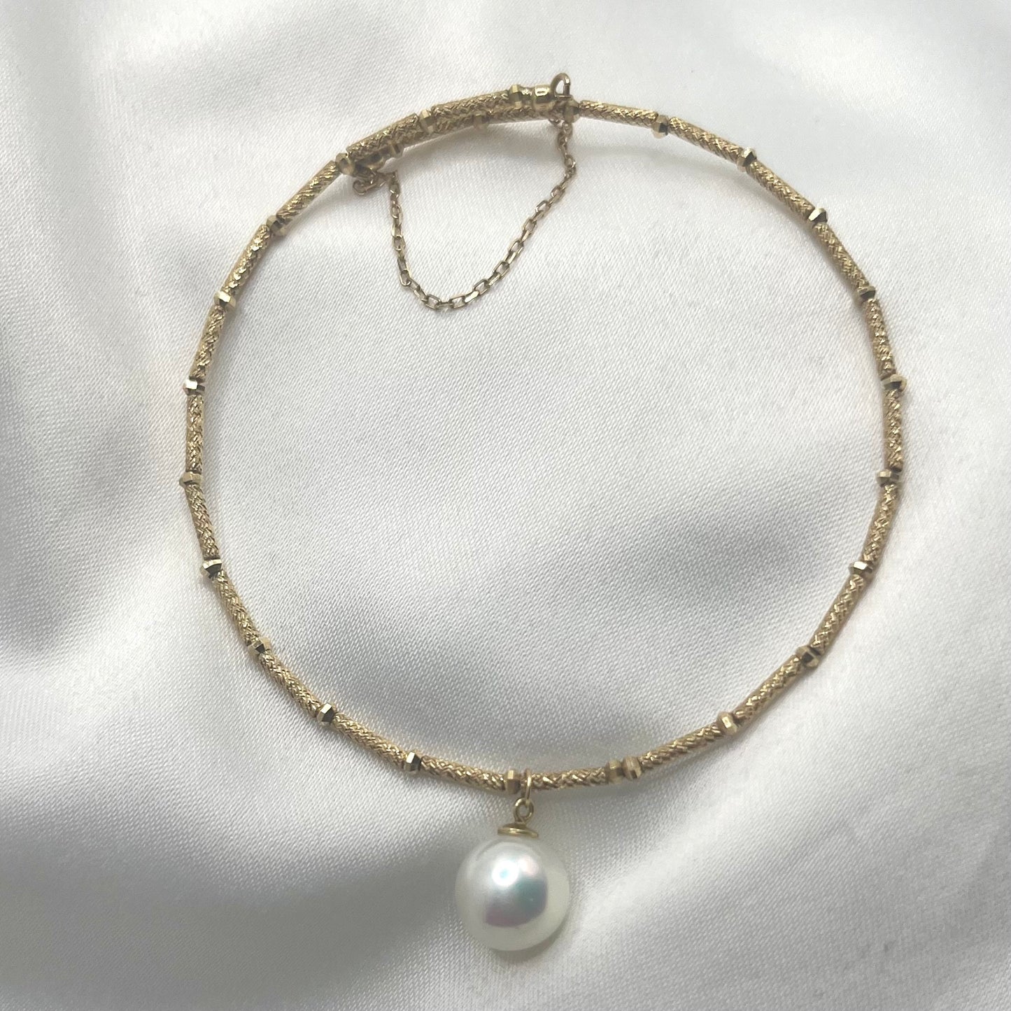 Pinkish White South Sea Pearl Bangle BR066