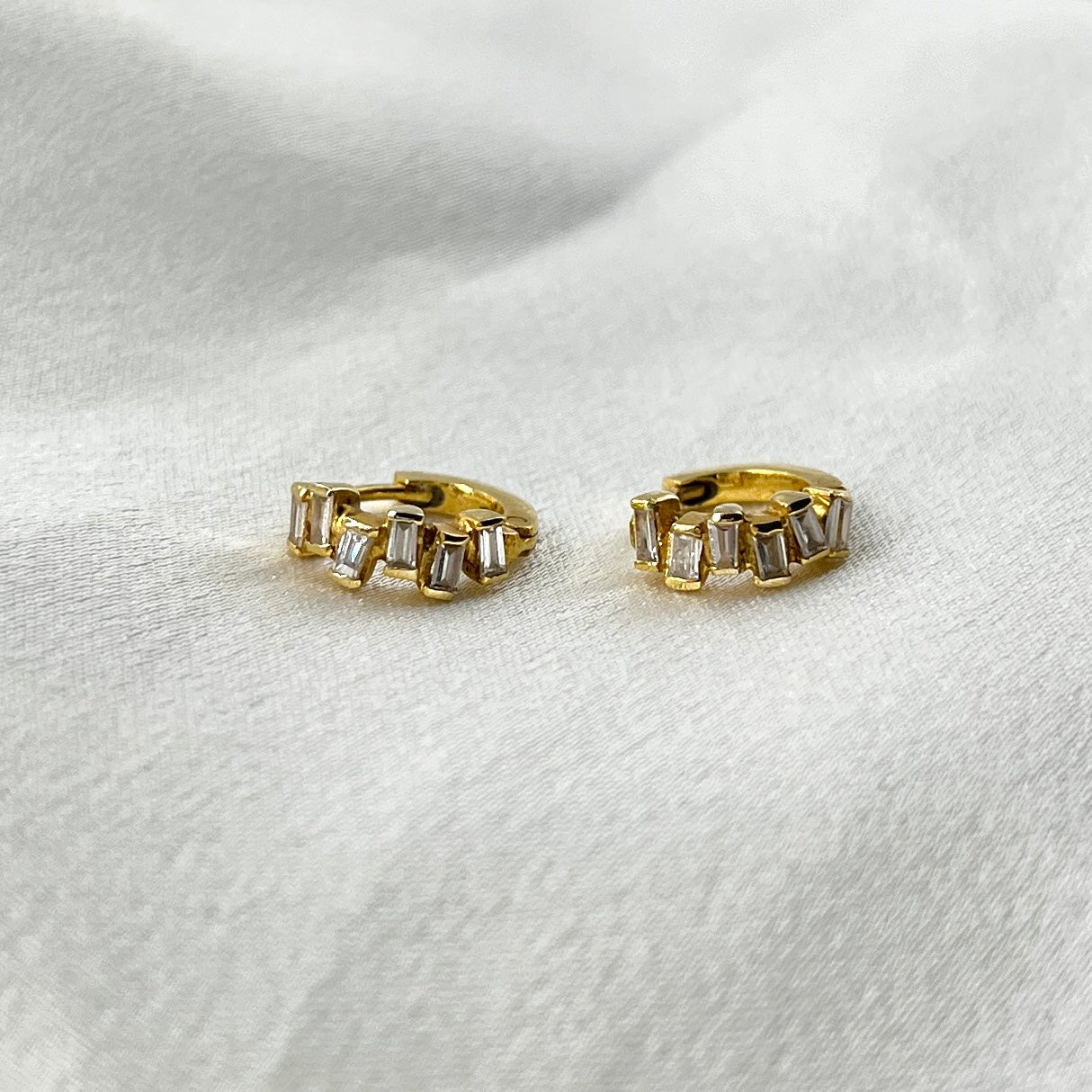 Baguette Ear Hugger ER162
