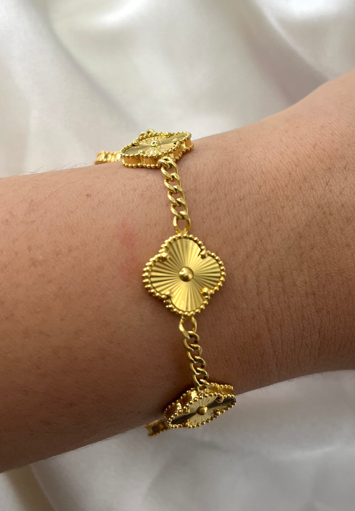 Clover Yellow Gold Bracelet BR093