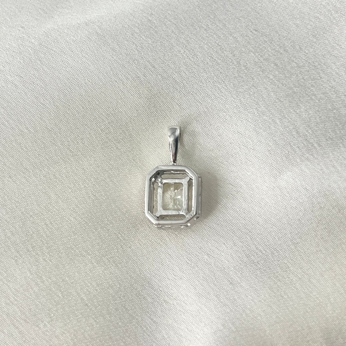 GIA Emerald Cut Pendant PD037