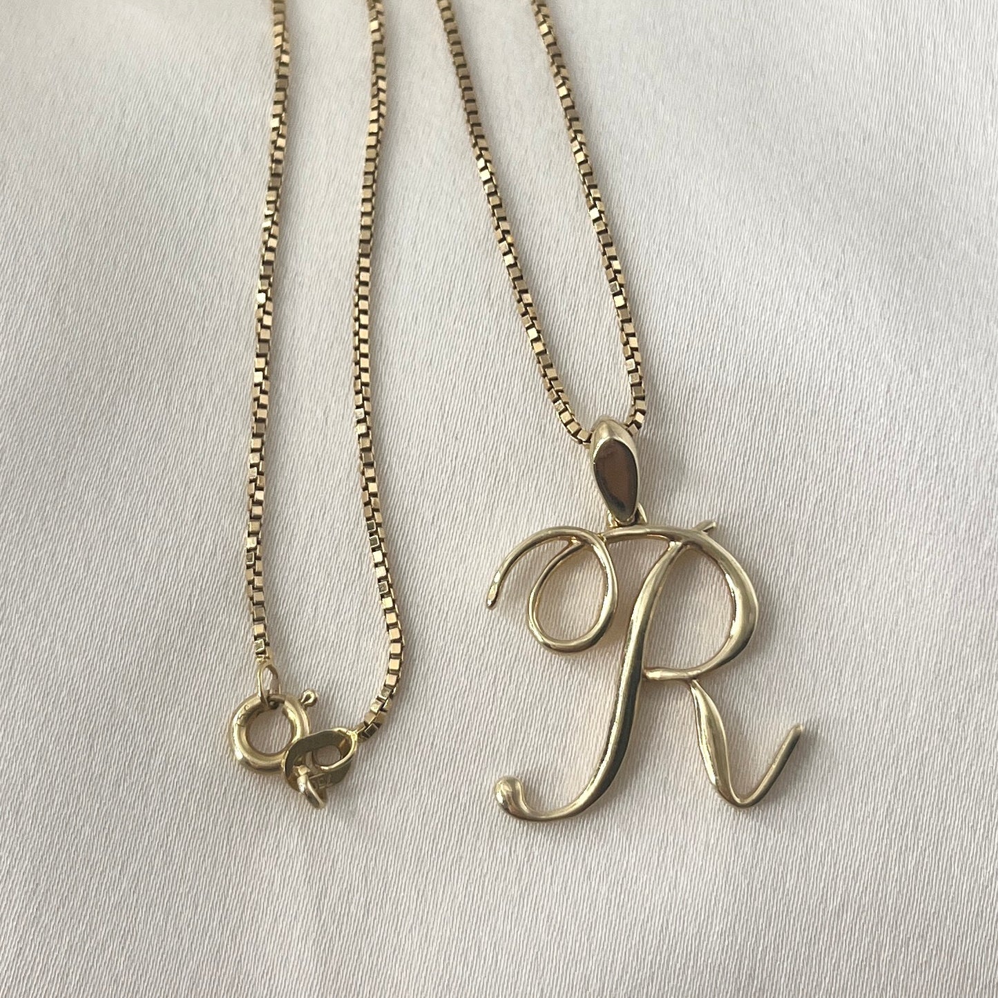 Inital Letter R Pendant NL160