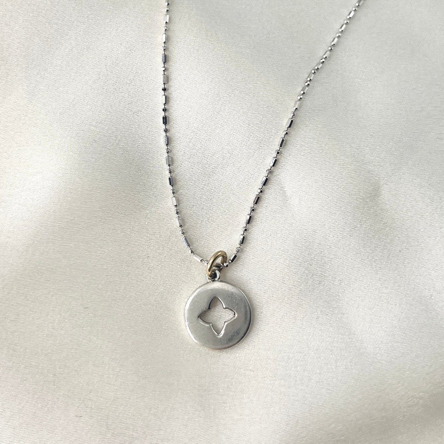 Round Clover Necklace NL146
