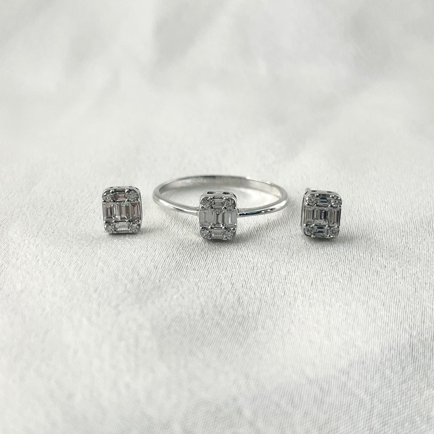 Small Emerald Illusion Set ST056