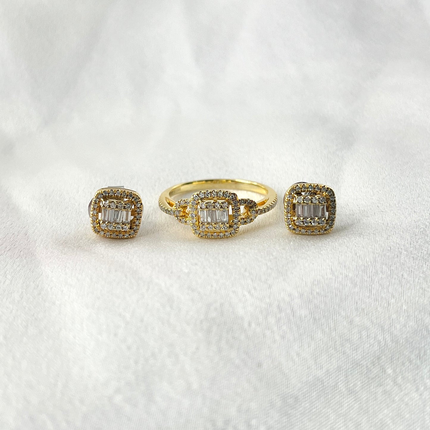 Emerald Cushion Link Set ST057
