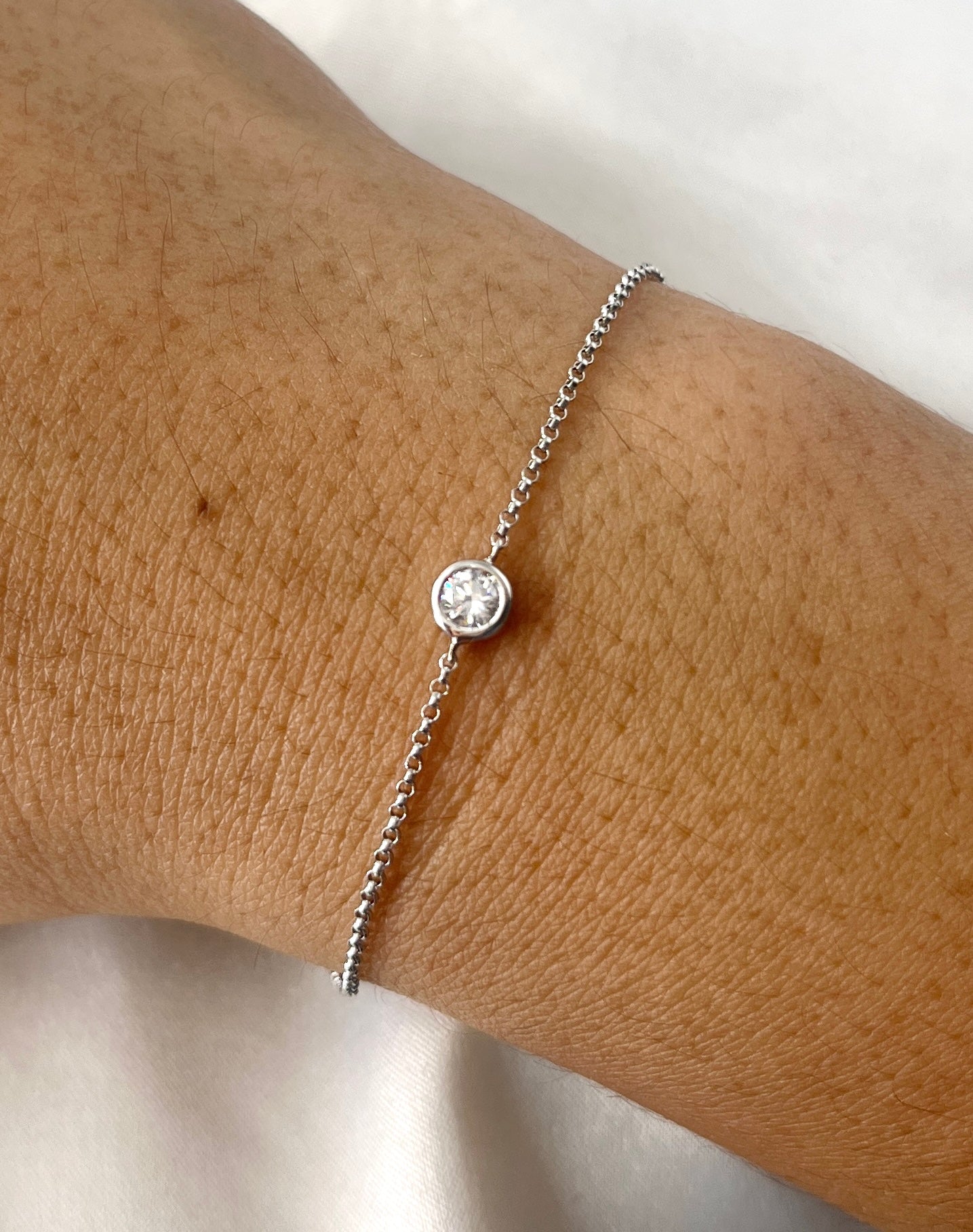 Solo Diamond White Gold Bracelet BR104
