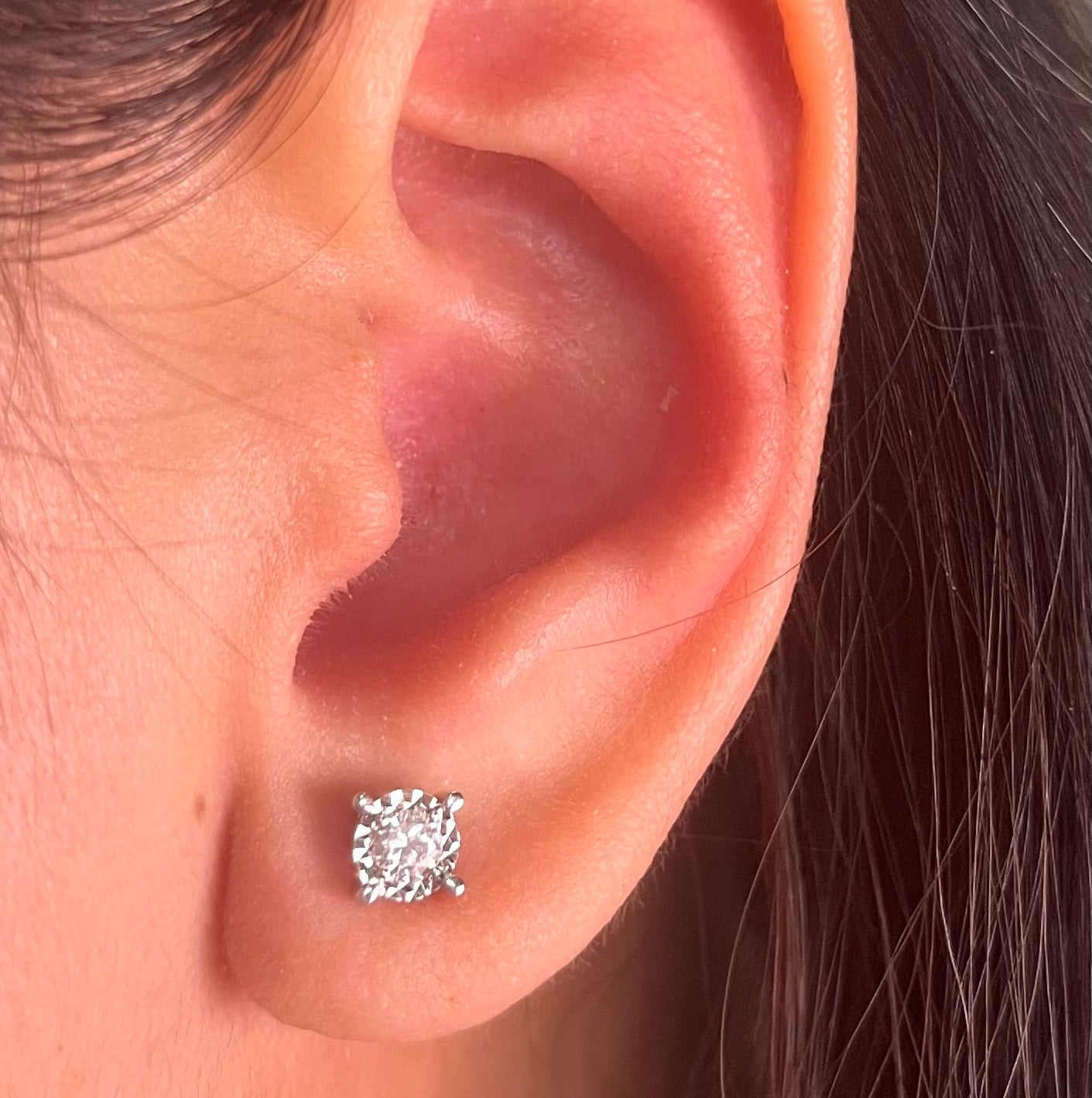 Stud Illusion HK Earrings ER141