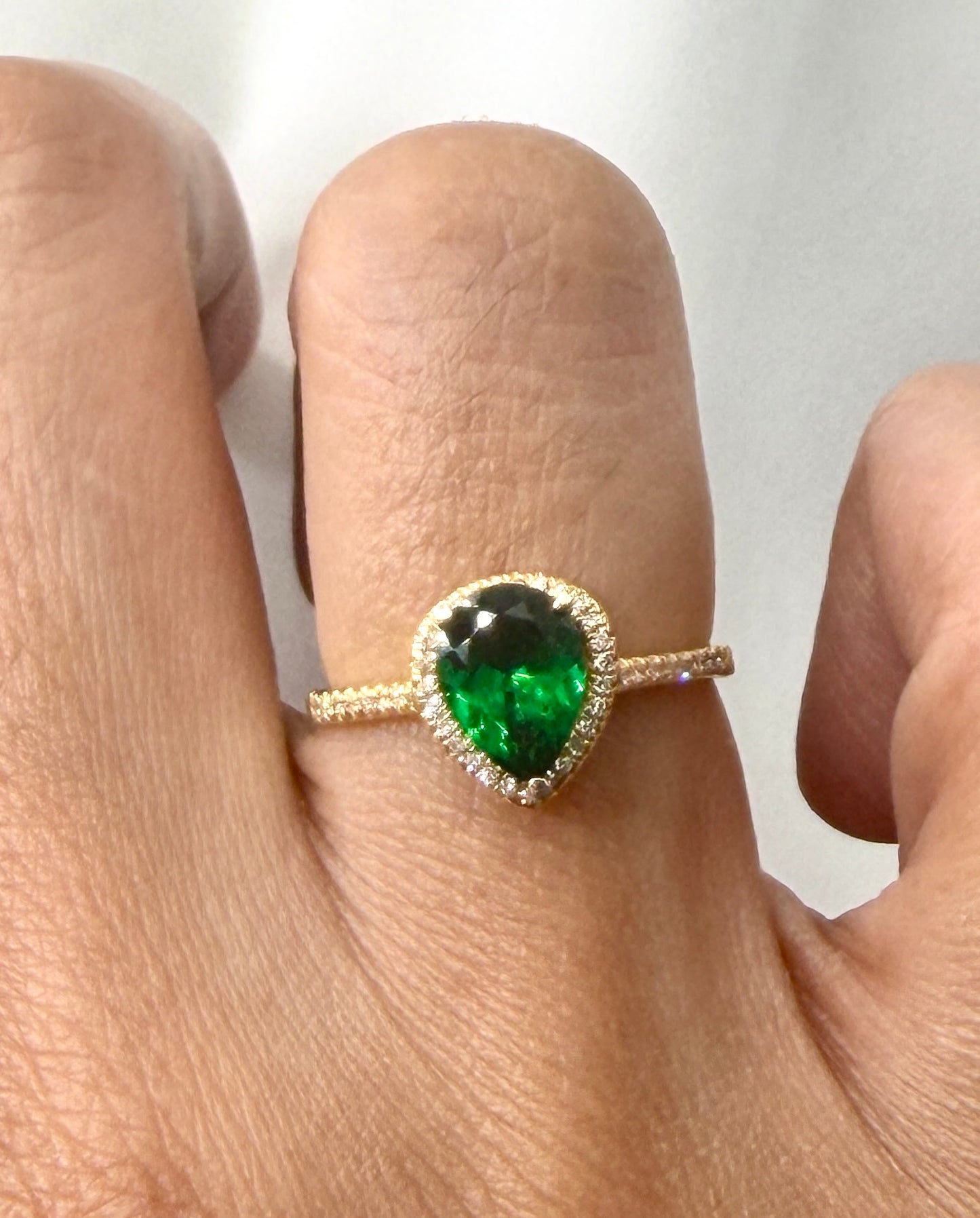 Pear Emerald Diamond Ring RG028