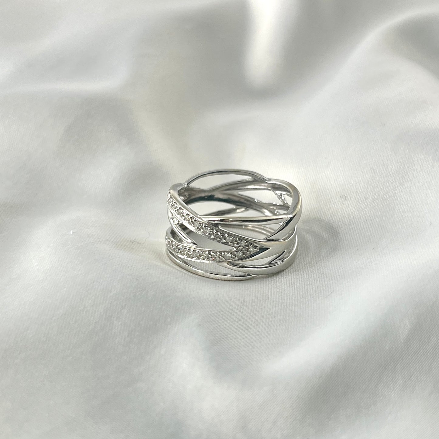 Criss Cross Diamond Ring RG095