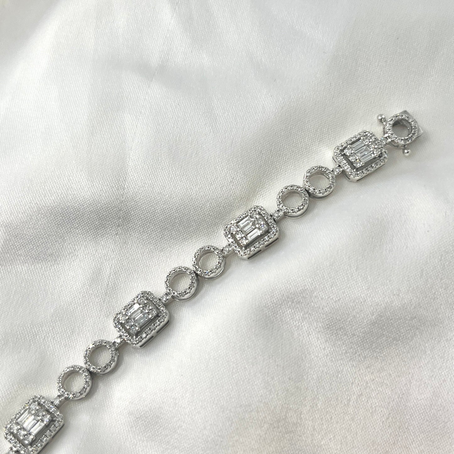 Emerald Illusion Bracelet BR098