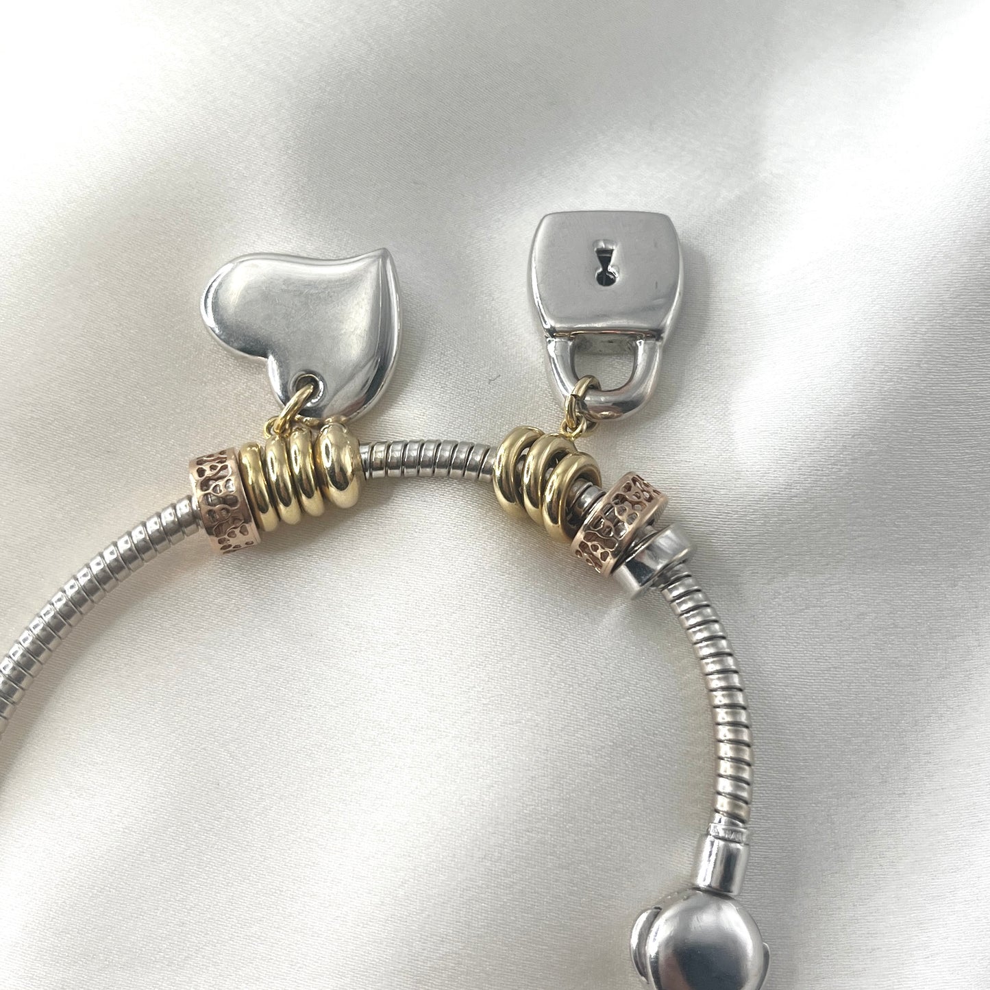 Padlock & Heart Charm Bracelet BR090