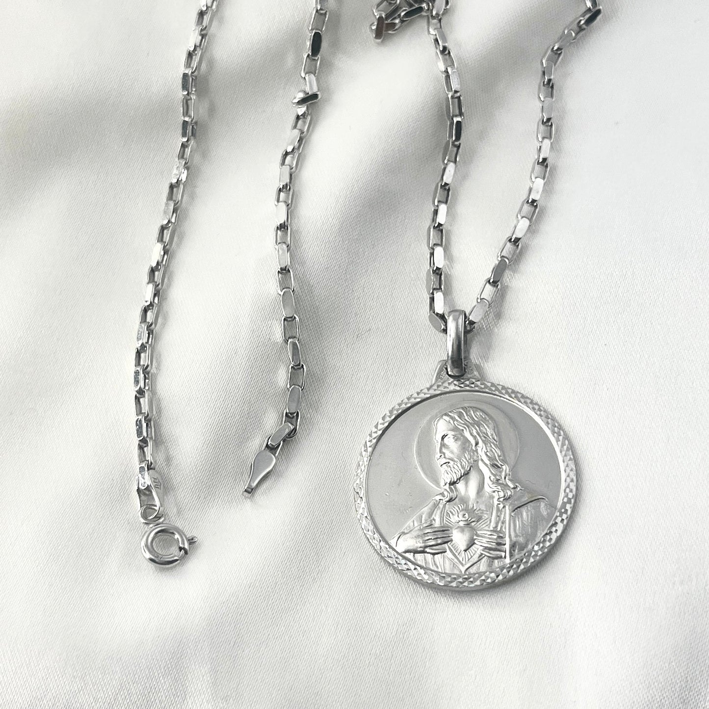 Sacred Heart/ Sto. Niño Medallion Necklace NL153