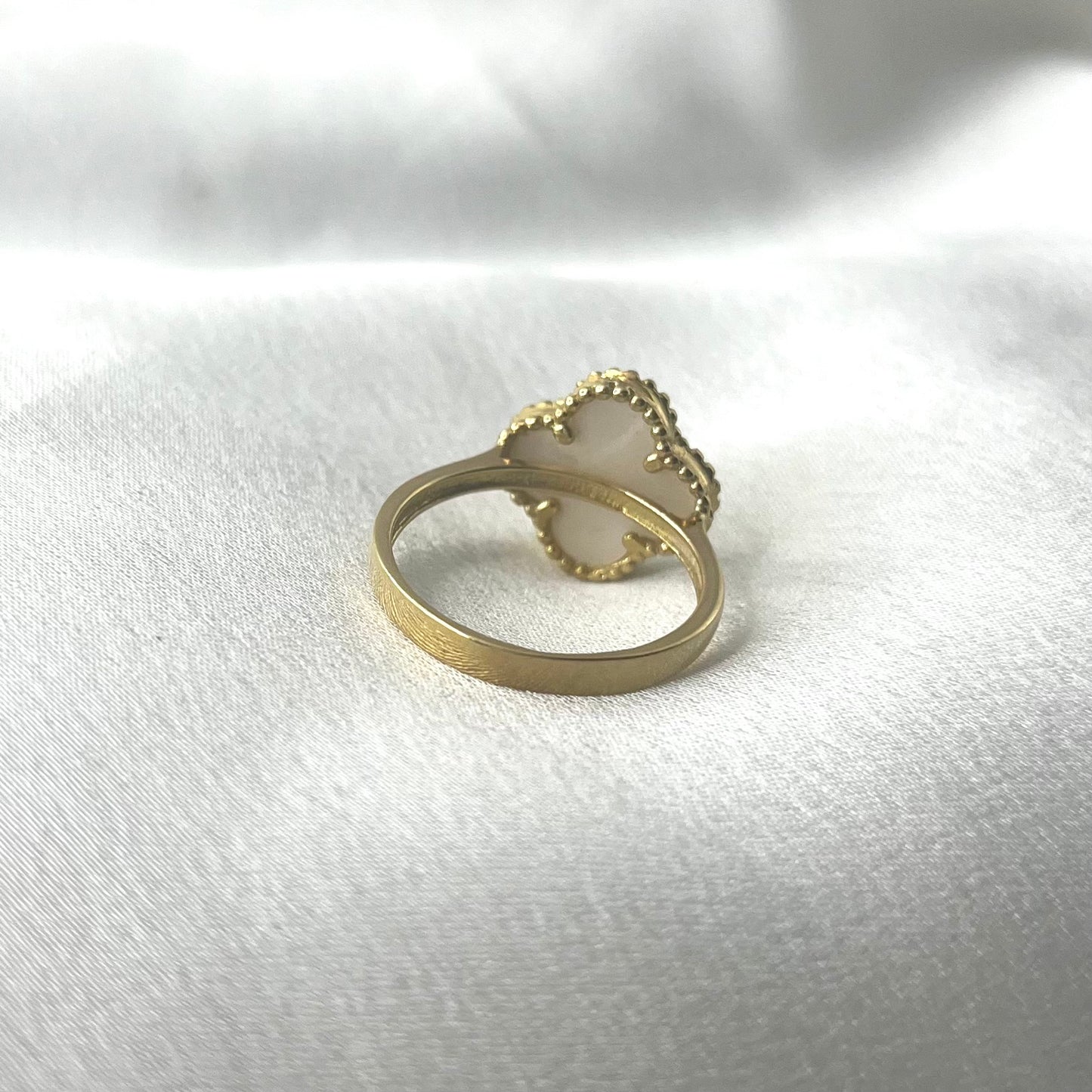 Clover Mother Of Pearl Ring RG089