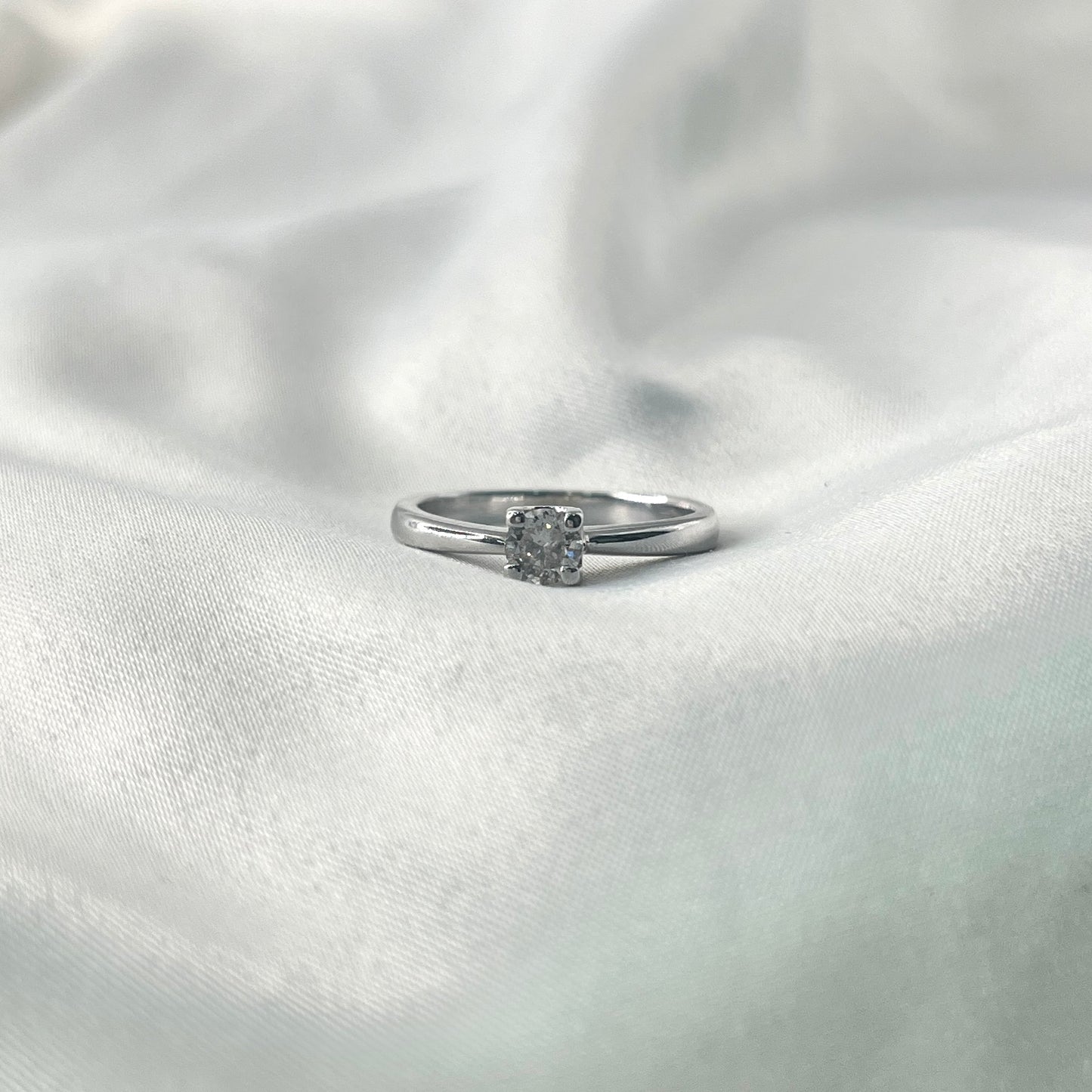 Solitaire Engagement Ring 0.30ct EG012