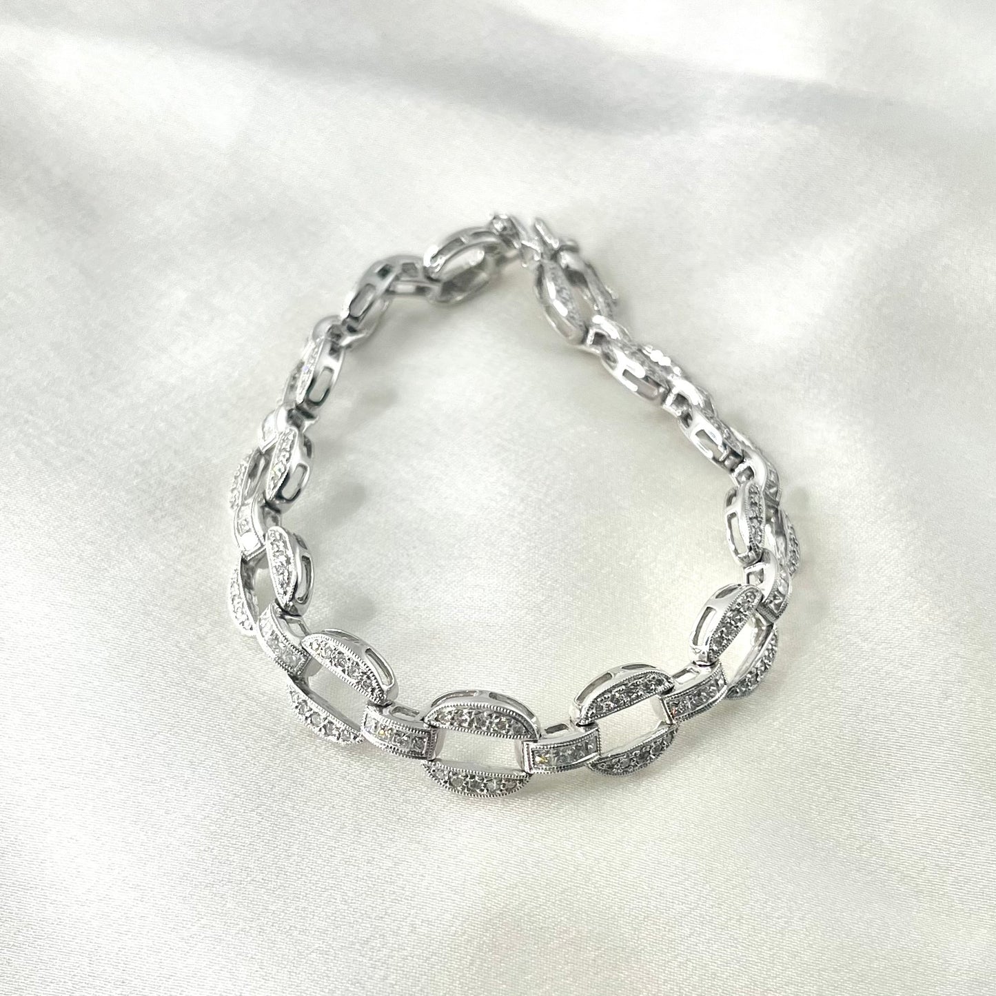 Oval Link Tennis Bracelet BR083