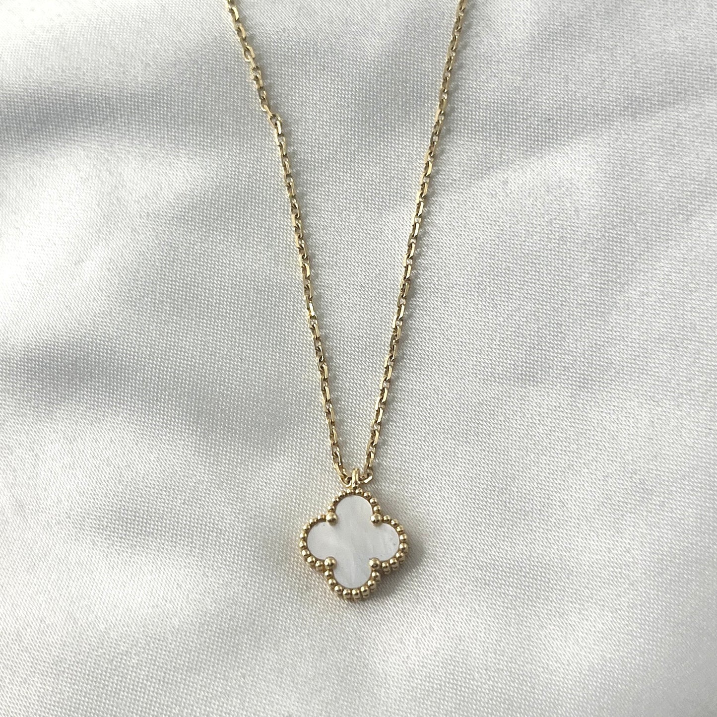 Clover Mother of Pearl Necklace NL-167