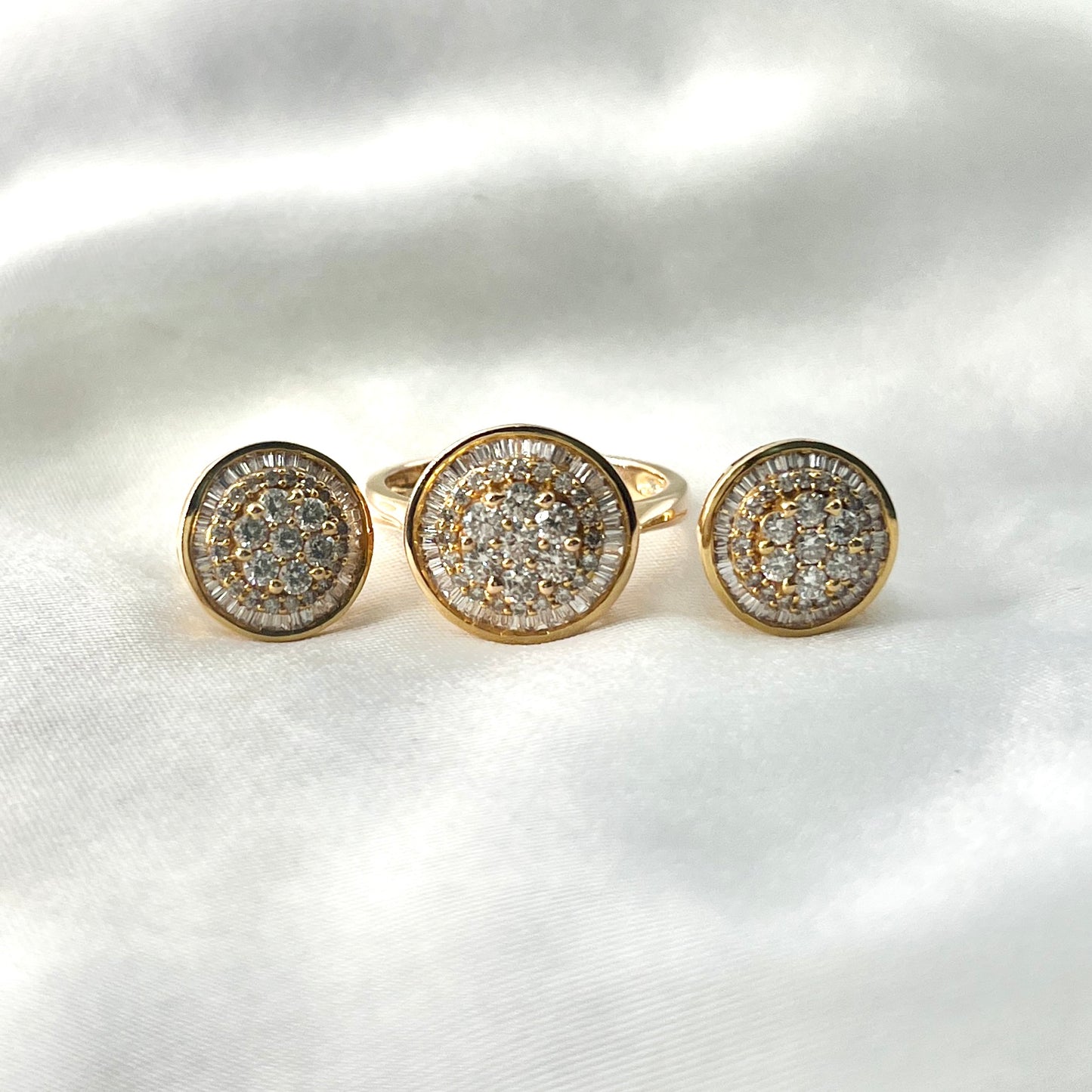Classic Round Diamond Set ST062