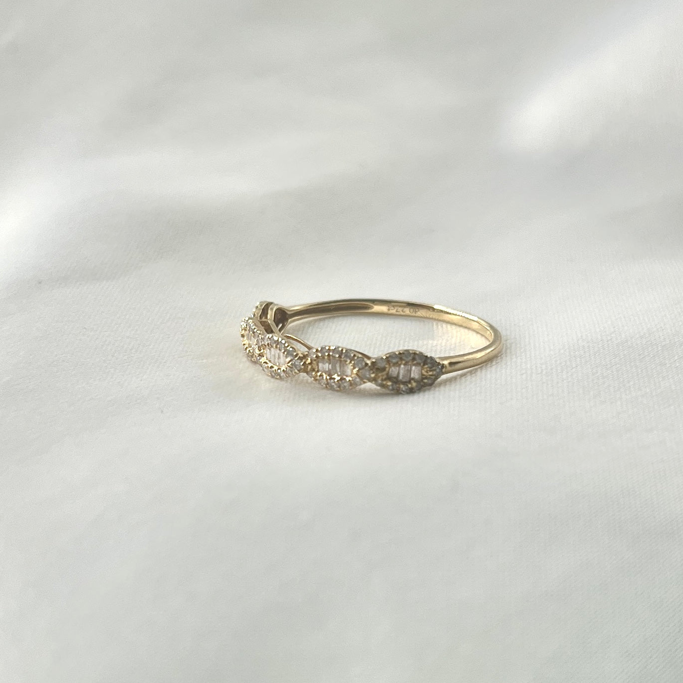 Oval Baguette Diamond Ring RG106