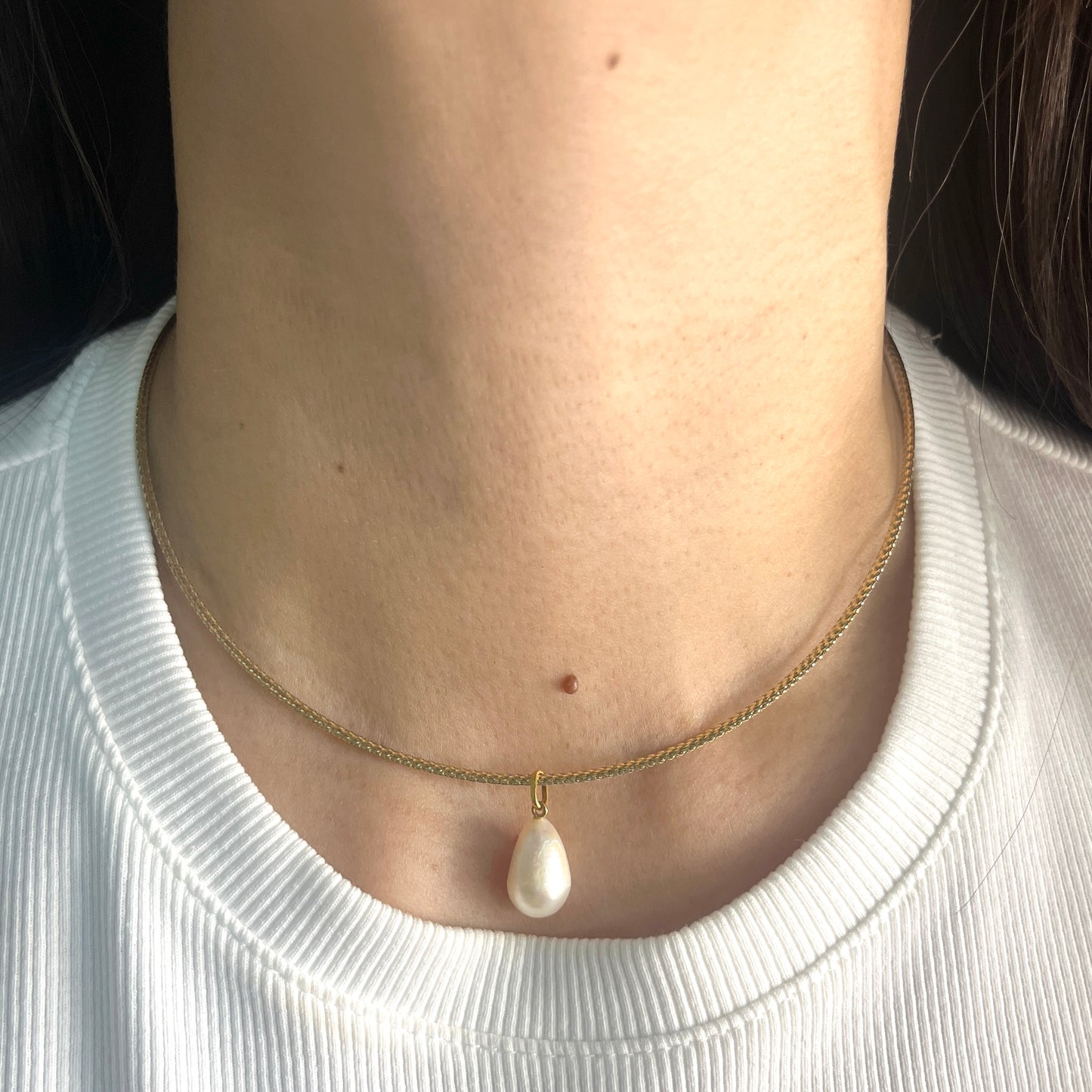 Reversible Omega Pearl Necklace NL179