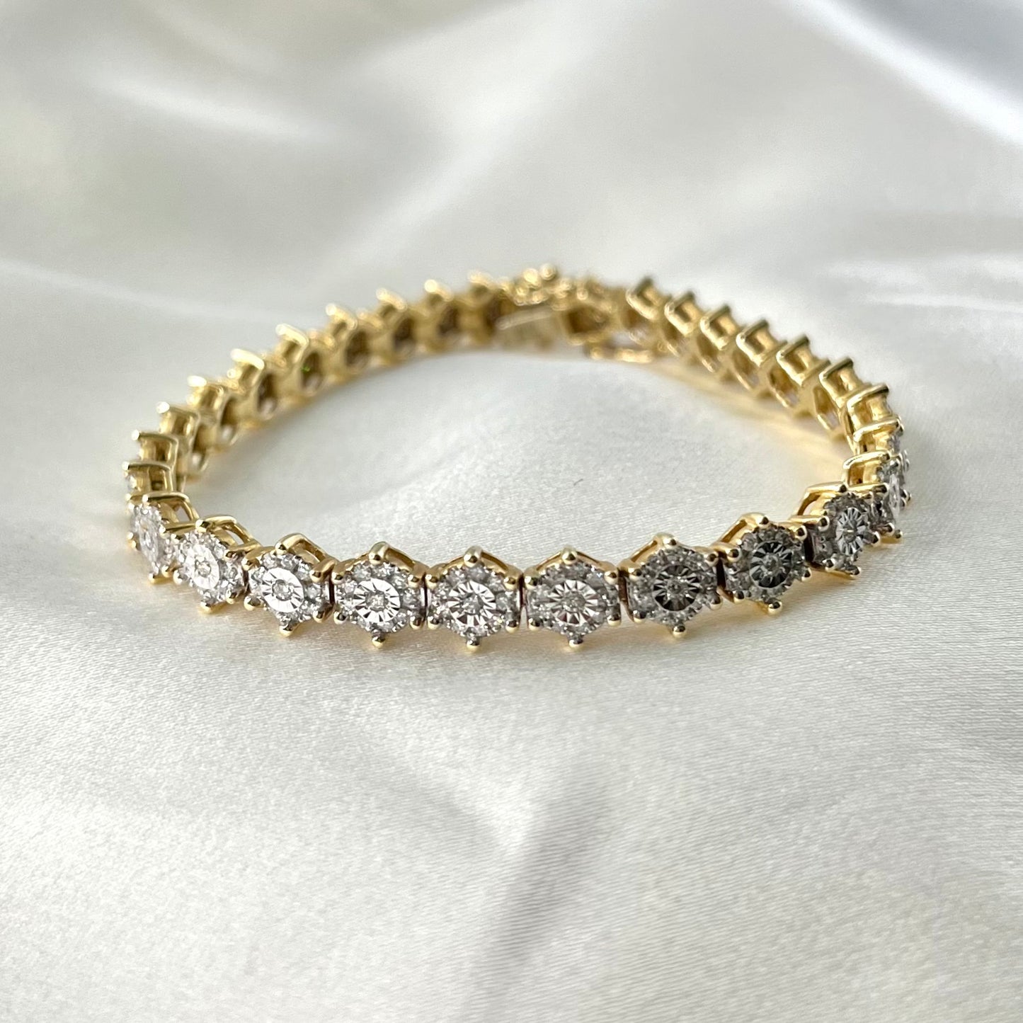 Illusion Tennis Bracelet HK BR081