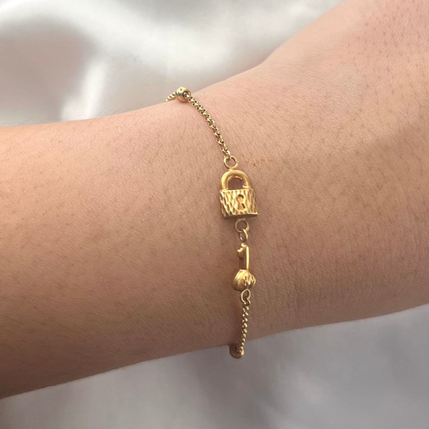 Padlock Bracelet BR066