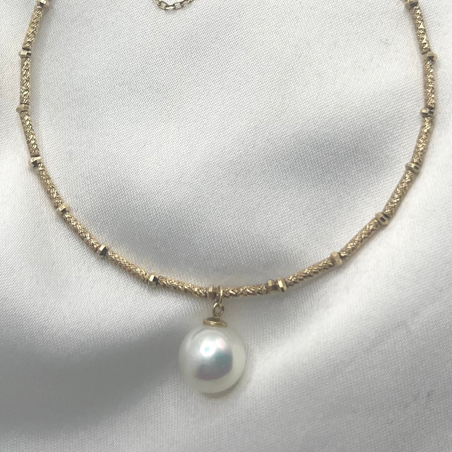Pinkish White South Sea Pearl Bangle BR066