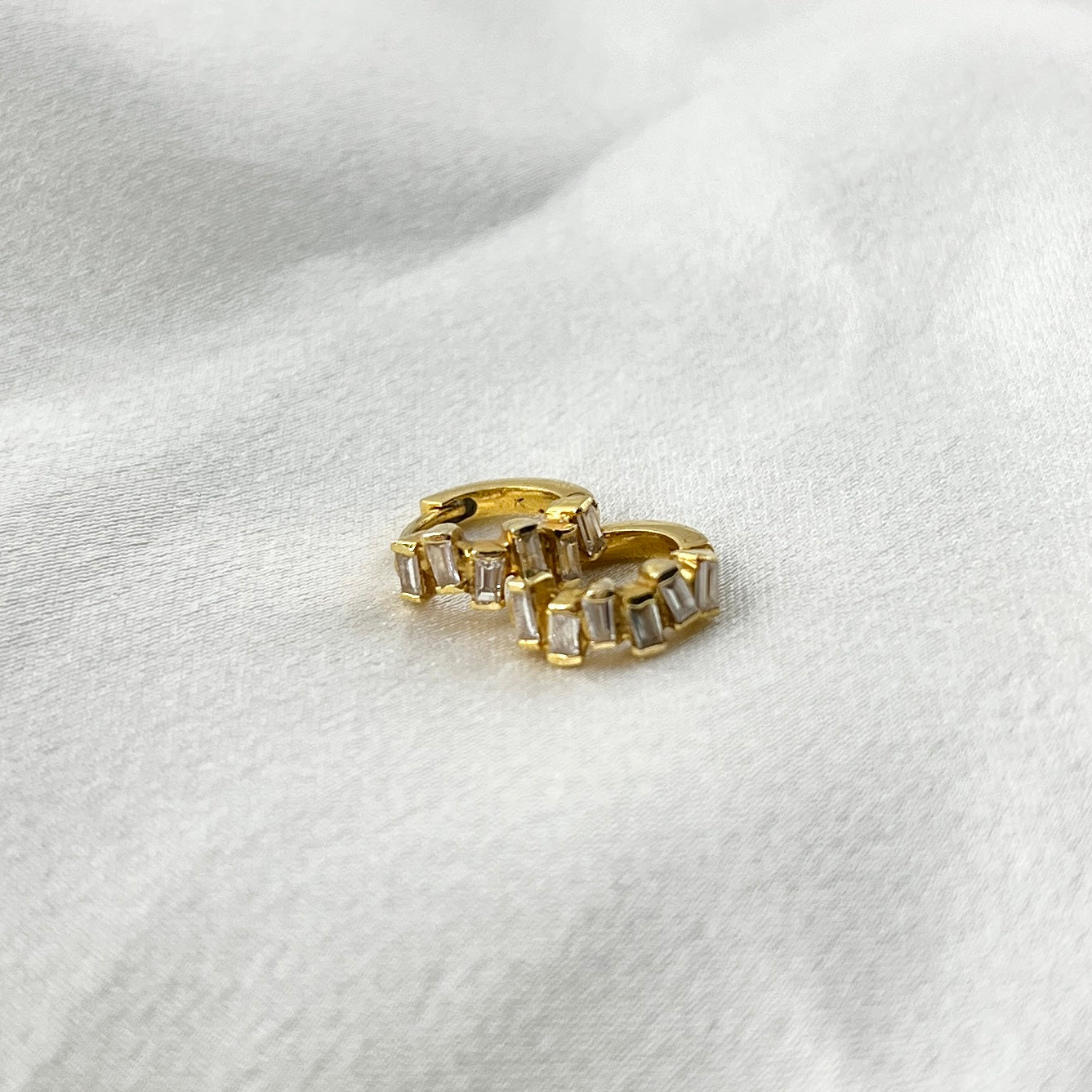 Baguette Ear Hugger ER162