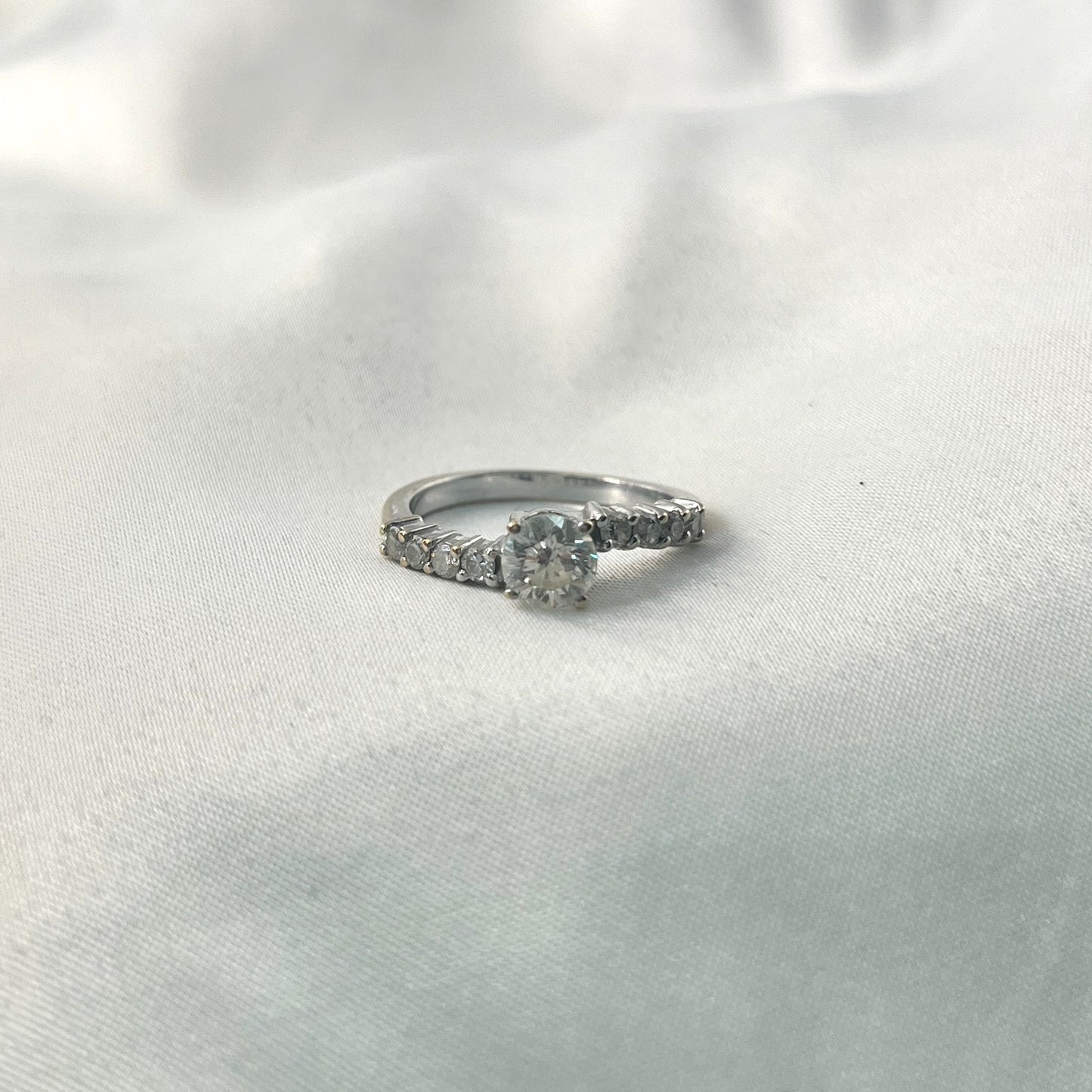 Solo Side Stone Engagement Ring EN013