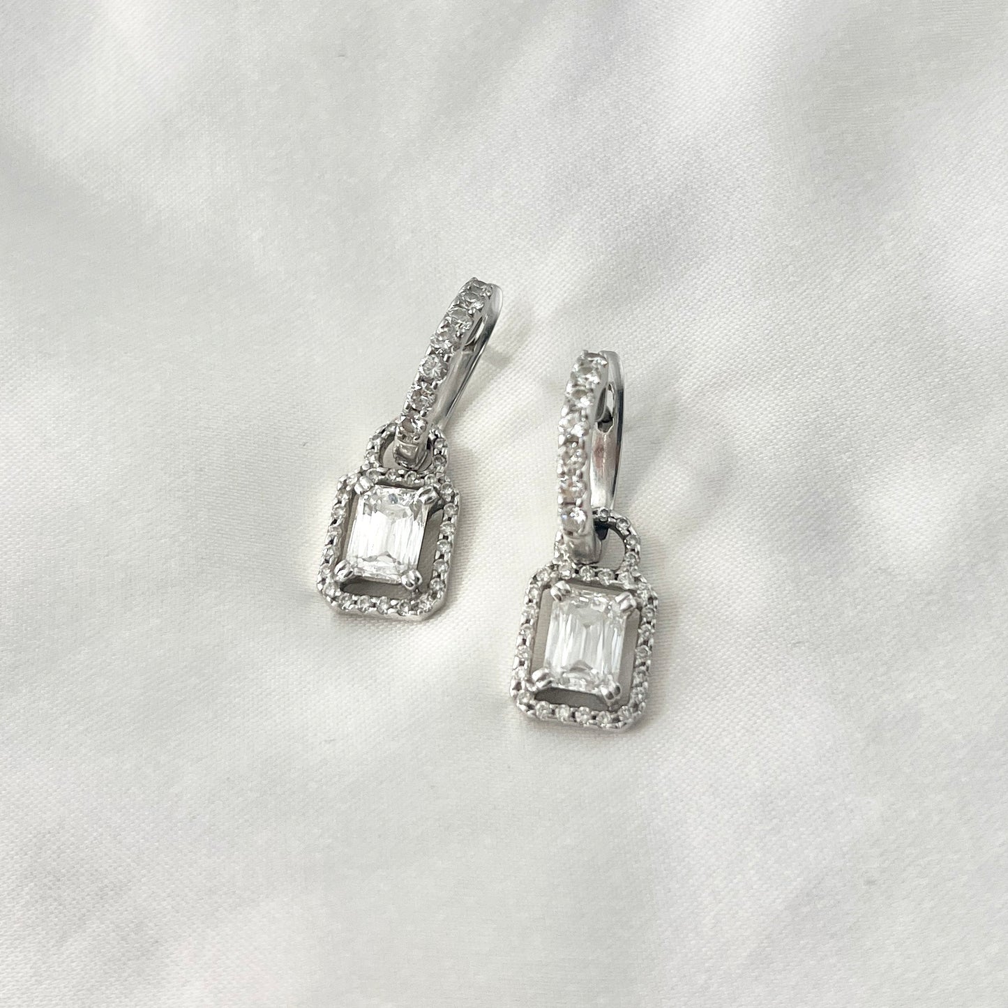Detachable Radiant Cut Dangling DE004