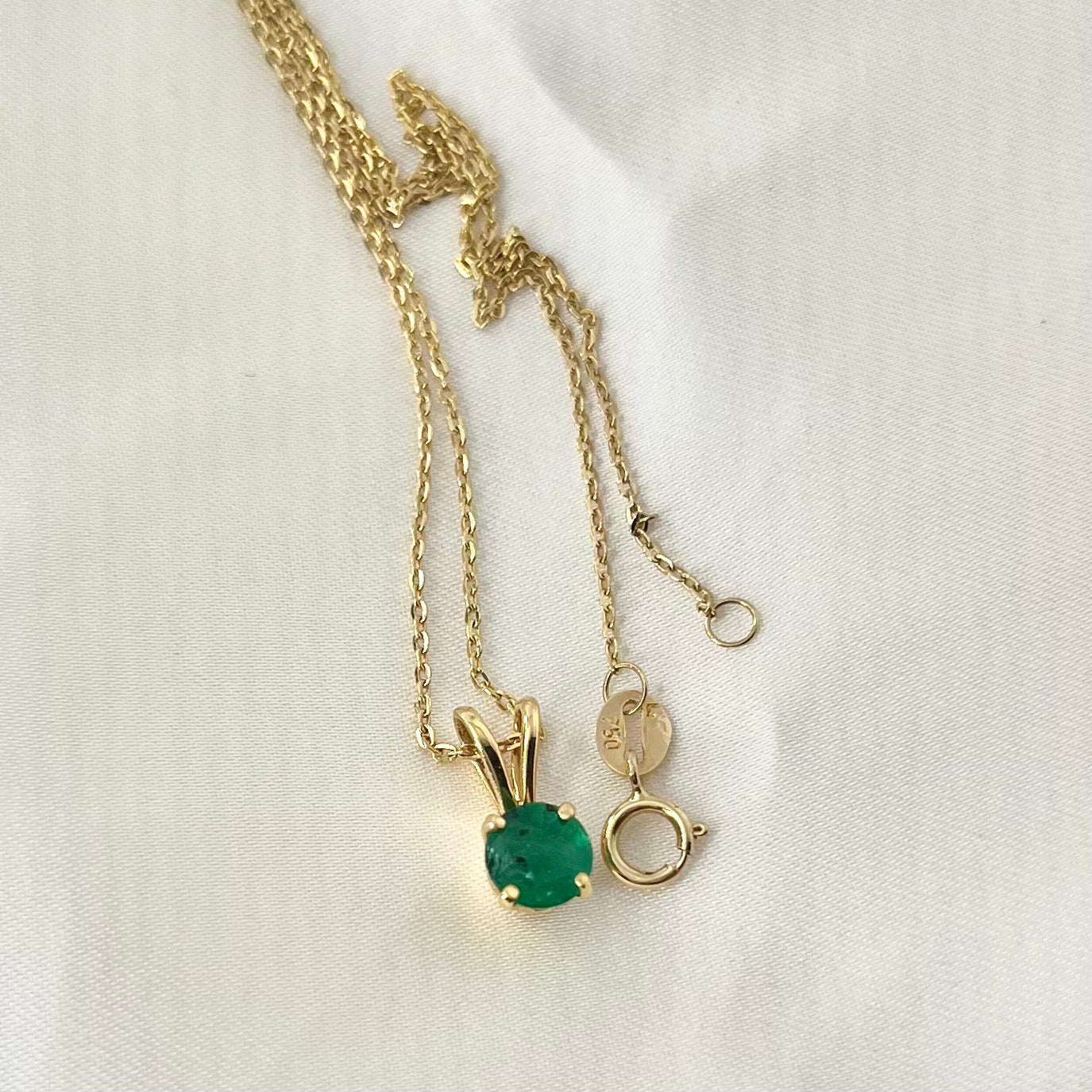 Round Natural Emerald Birthstone NL041