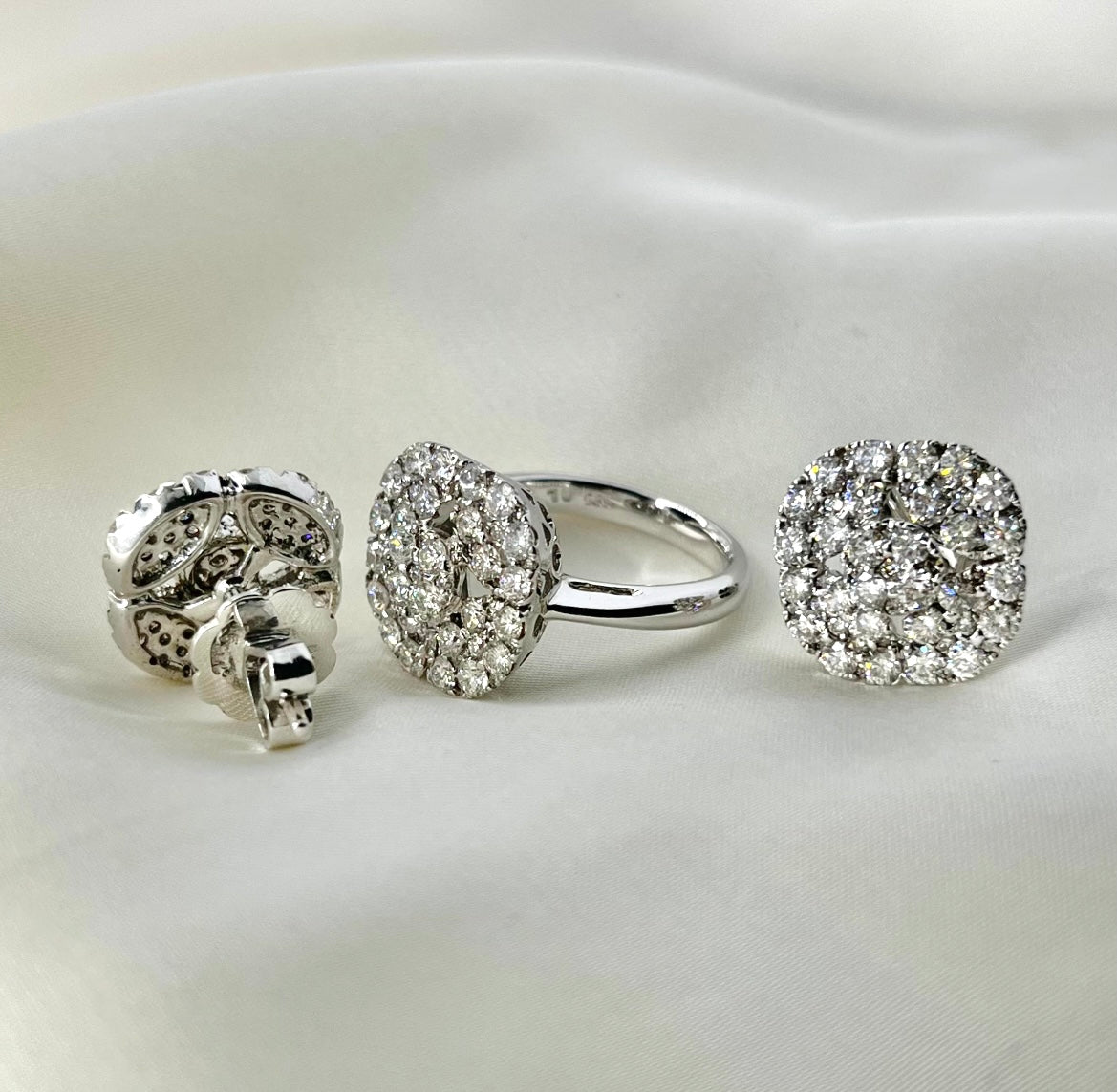 Square Clustered Diamond Set ST018