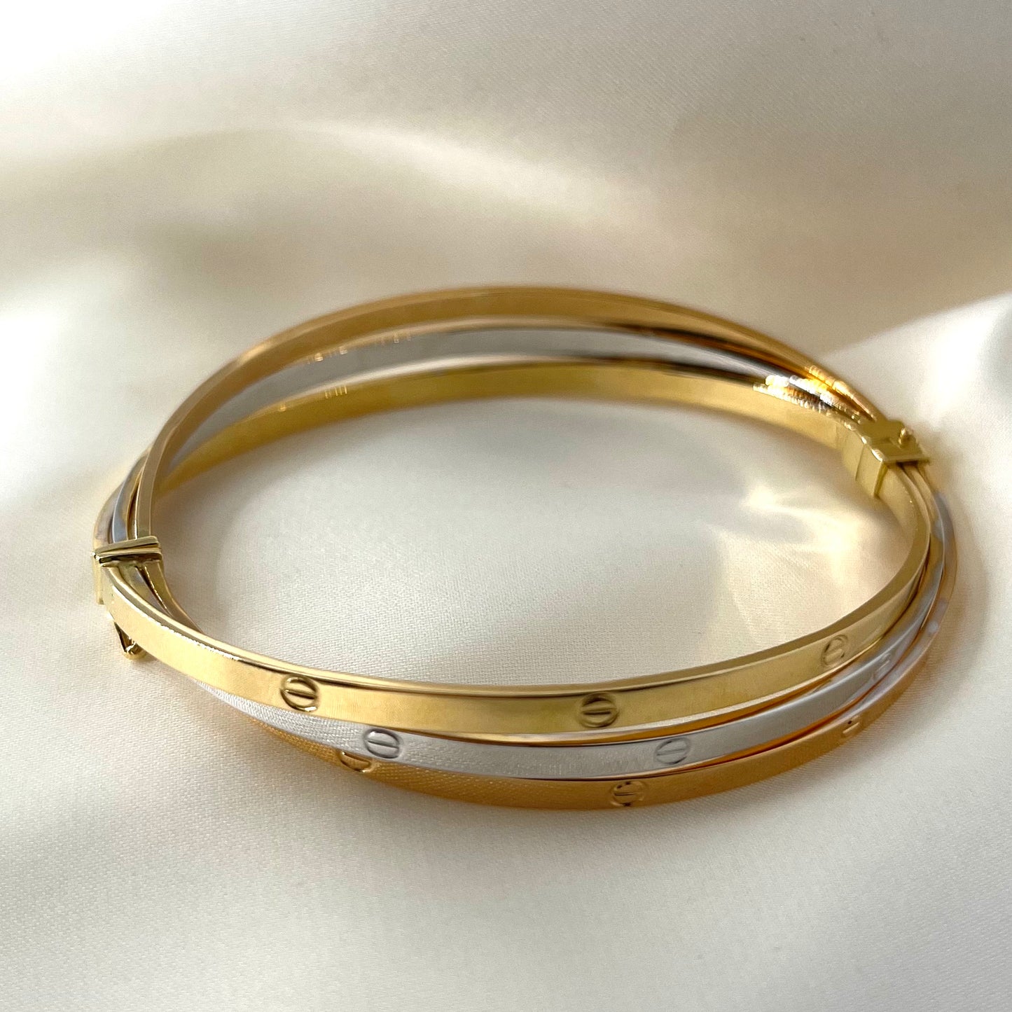 Intertwined Tricolor Bangle BR018
