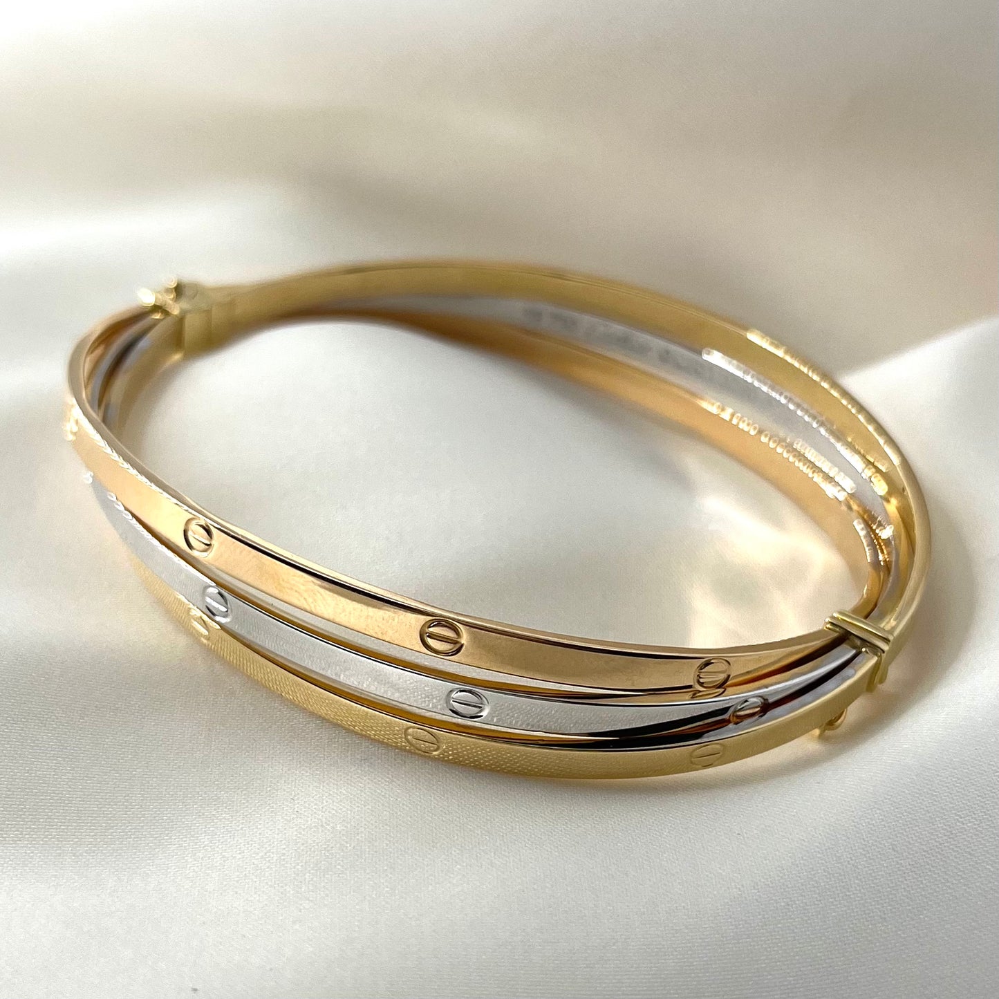 Intertwined Tricolor Bangle BR018