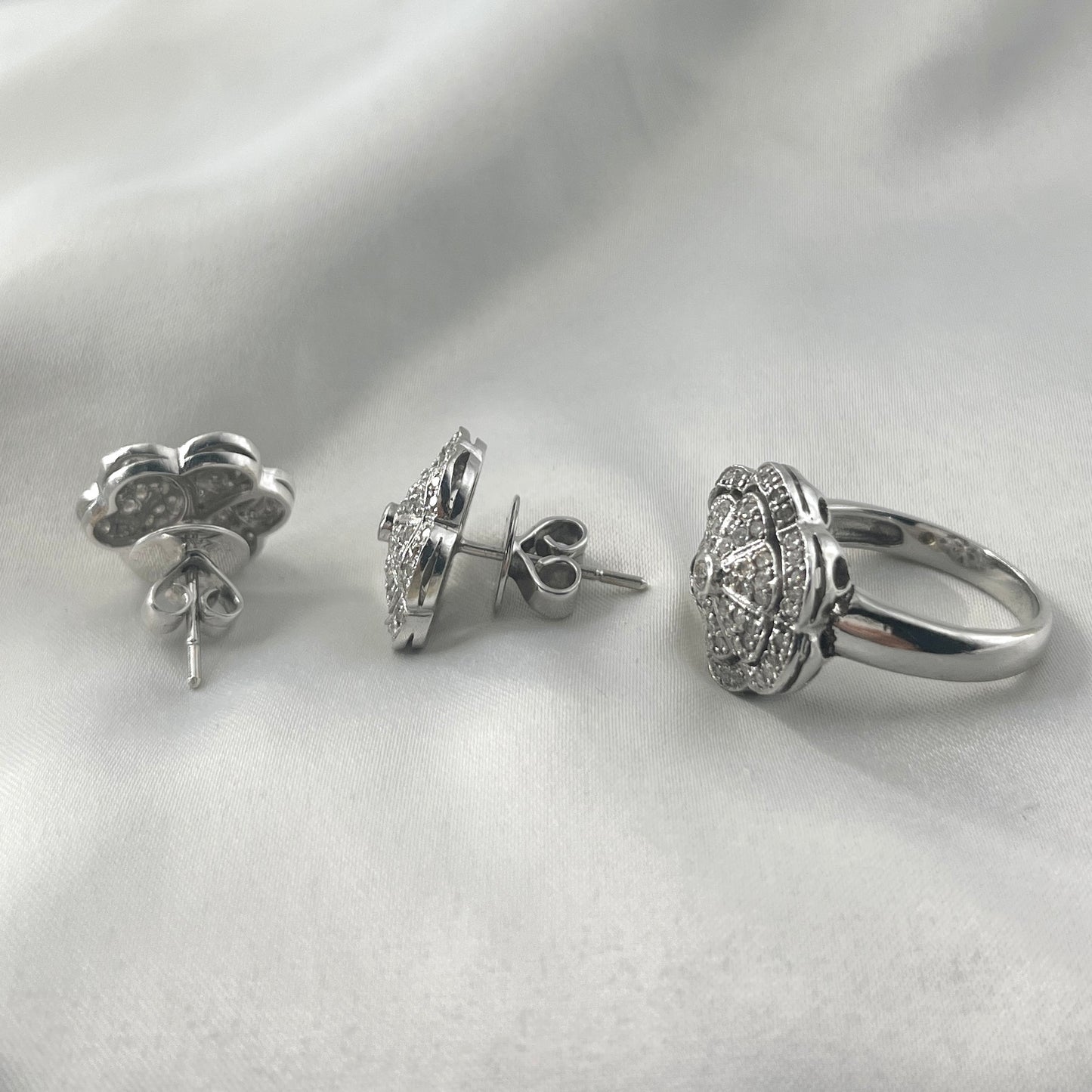 Floral Diamond Set ST069