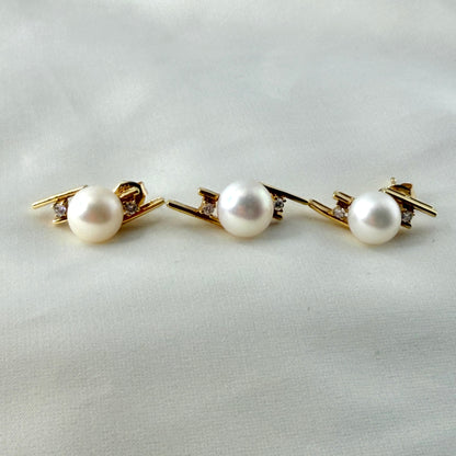 Pearl Diamond Set Earrings & Pendant ST077