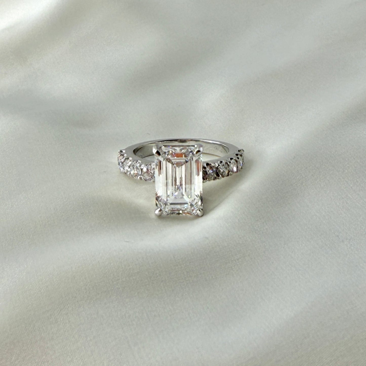 IGI Certified Emerald Cut CVD RG043