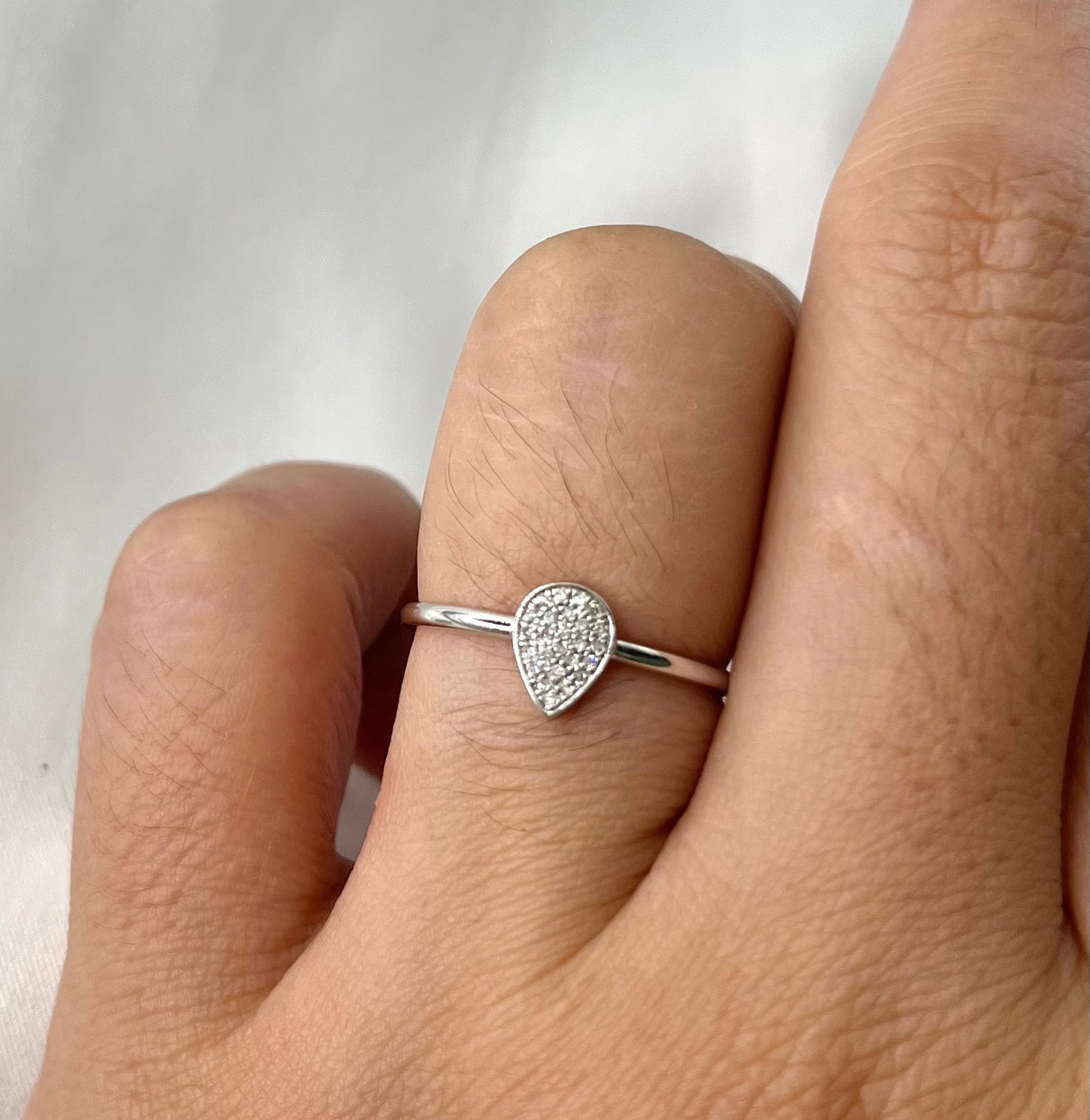 Pear Shaped Diamond Ring RG082