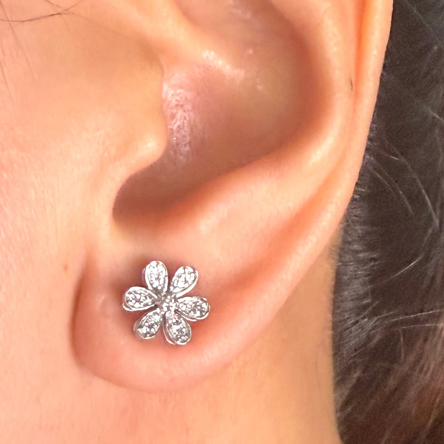Floral Diamond Stud Earrings DE034