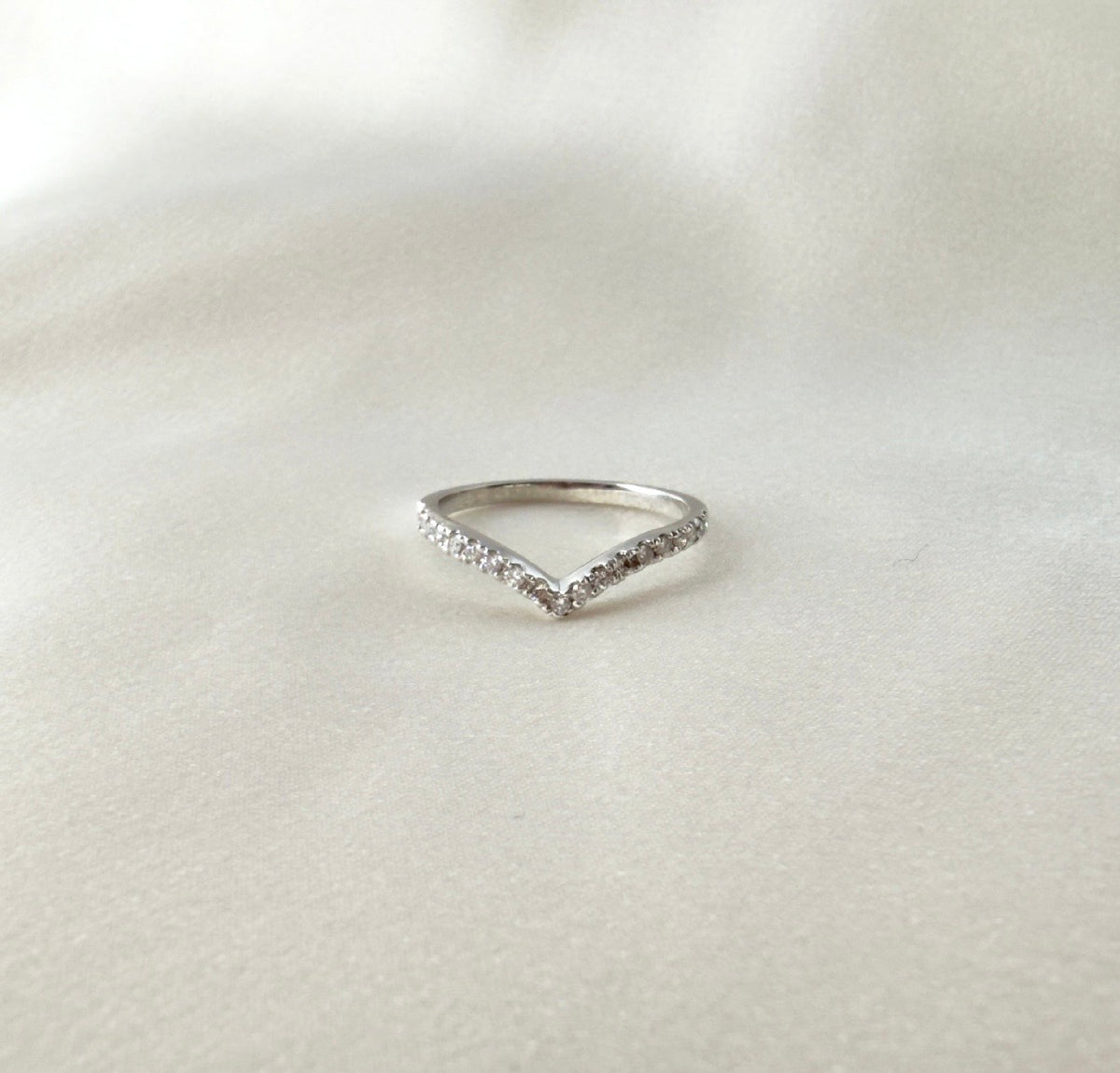 Cathedral White Gold Diamond Ring RG049