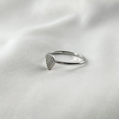 Pear Shaped Diamond Ring RG082