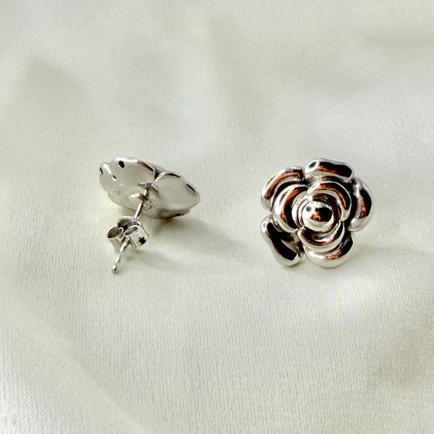 Glossy Flower Earrings ER014