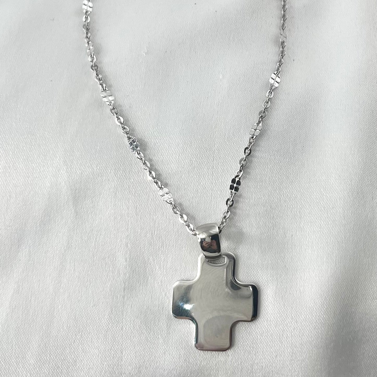 Flat White Gold Cross Necklace NL-118