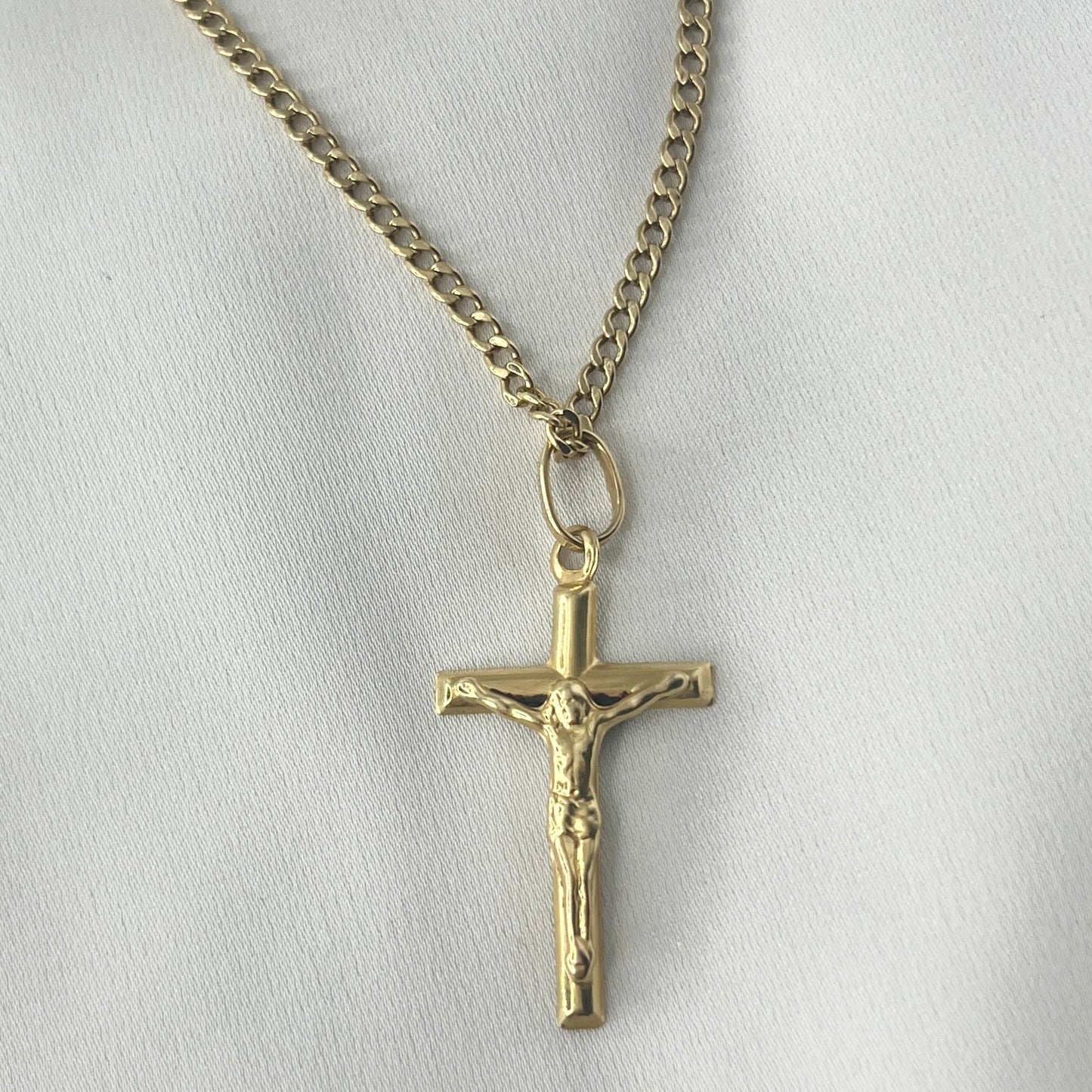 Cross Yellow Gold Necklace MN032