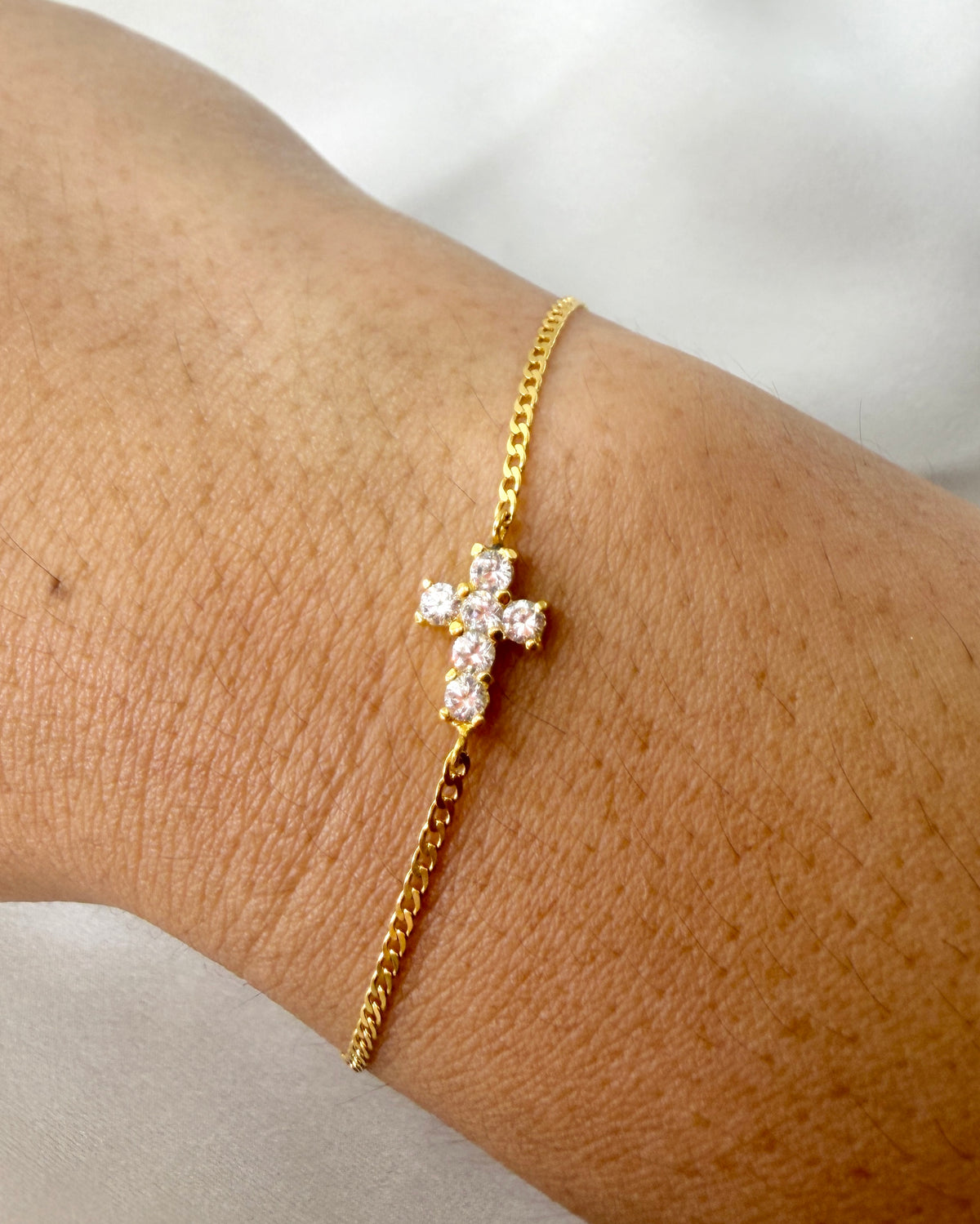 Yellow Gold Cross Bracelet BR125