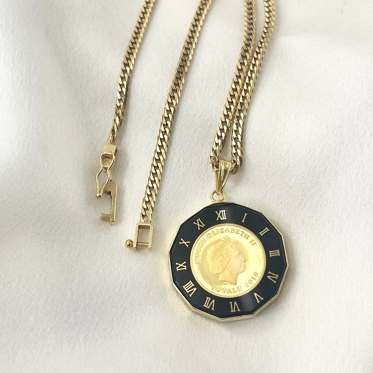 Queen Elizabeth Onyx Necklace Japan NL162