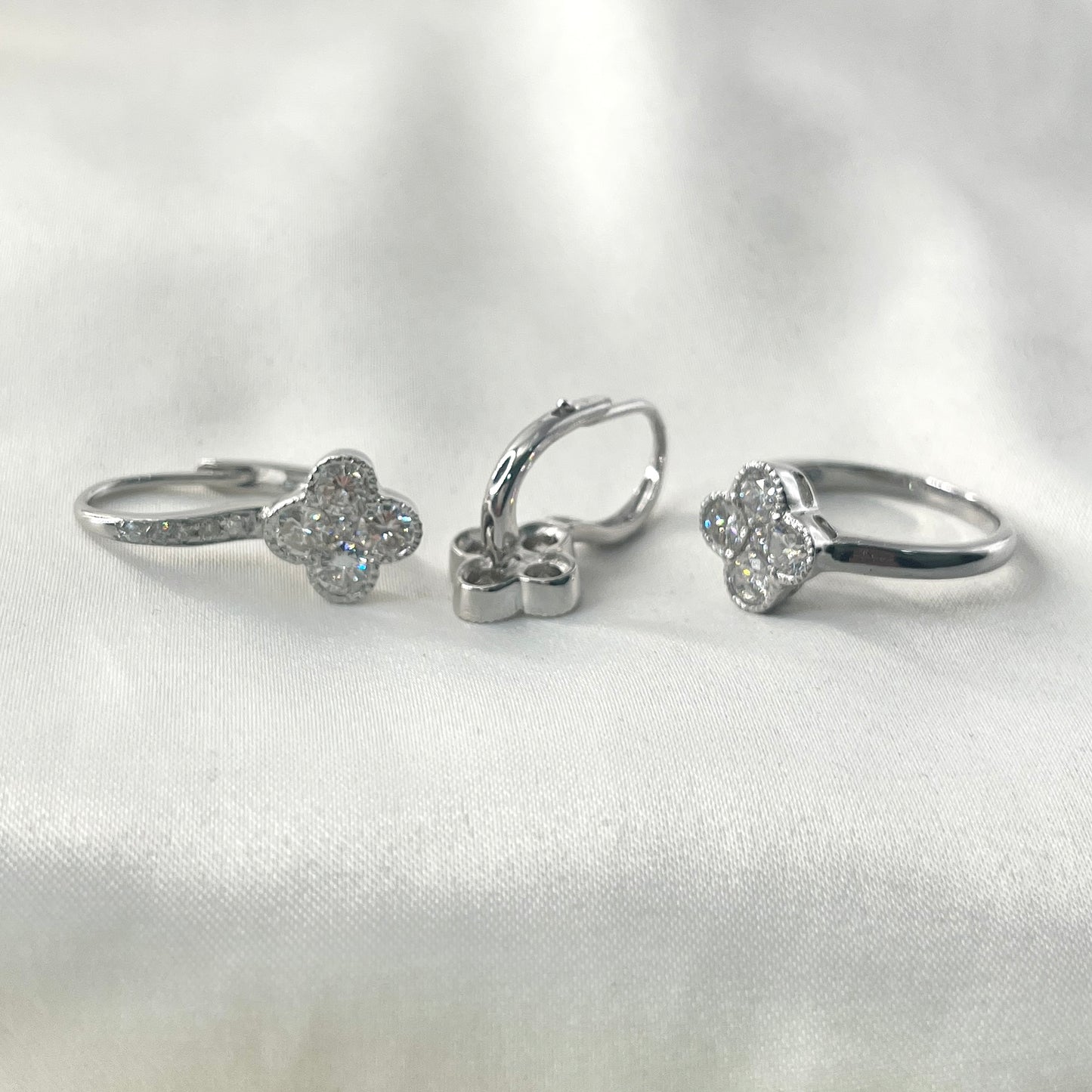 Clover Diamond Set ST070