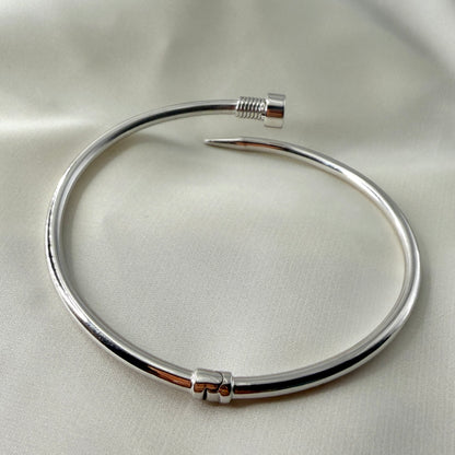 Nail Bangle White Gold BR118