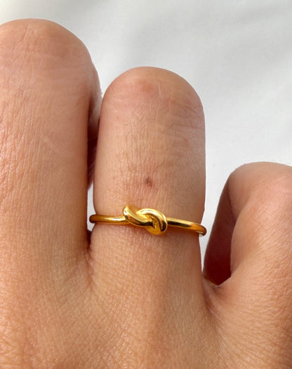 Yellow Gold Knot Ring RG022