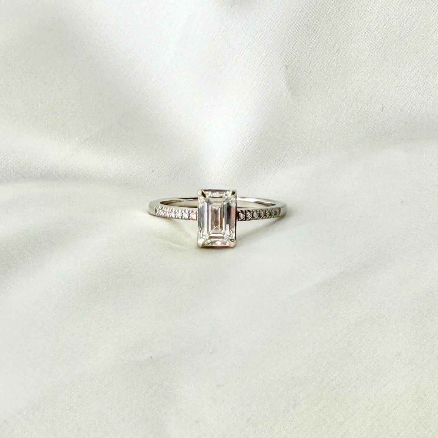 IGI Emerald Cut CVD Diamond Ring RG040