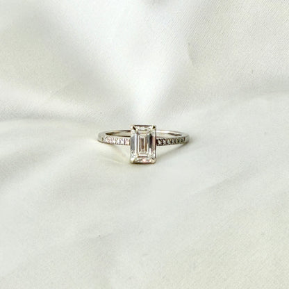 IGI Emerald Cut CVD Diamond Ring RG040