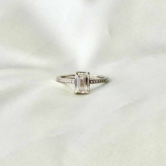IGI Emerald Cut CVD Diamond Ring RG040